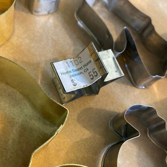 Vintage Metal Cookie Cutter Lot of 10 Mini Christmas Holiday Santa Stocking Star - Picture 3 of 10